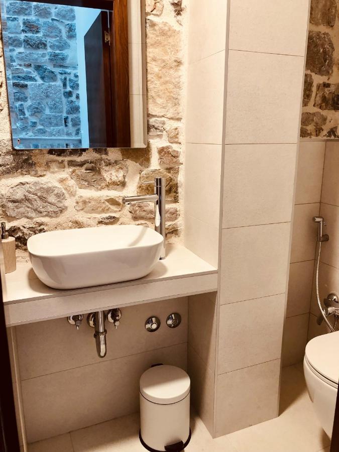 Guesthouse Giraffe Доня Ластва Екстериор снимка