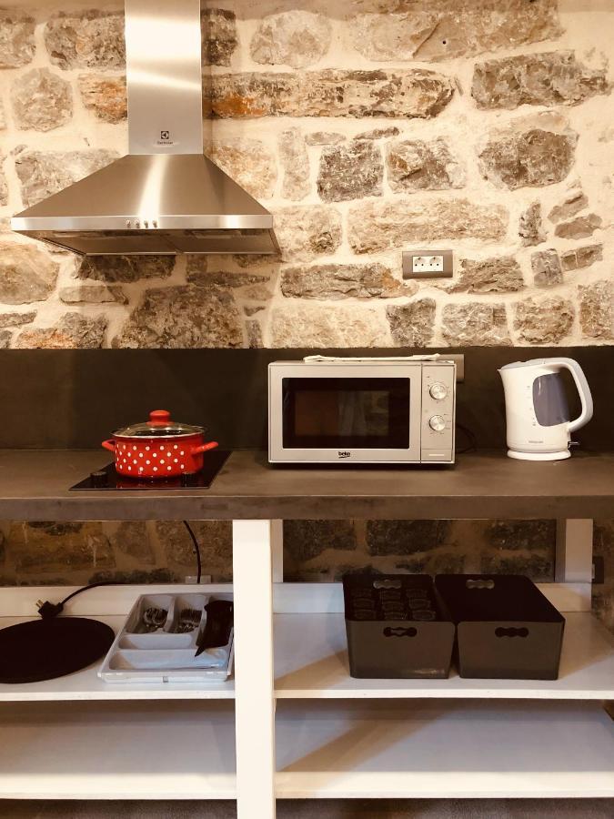 Guesthouse Giraffe Доня Ластва Екстериор снимка