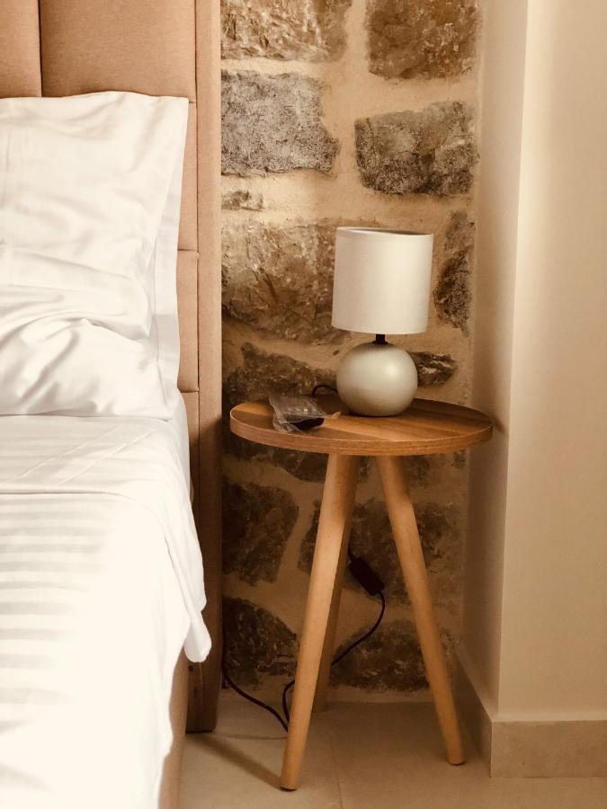 Guesthouse Giraffe Доня Ластва Екстериор снимка