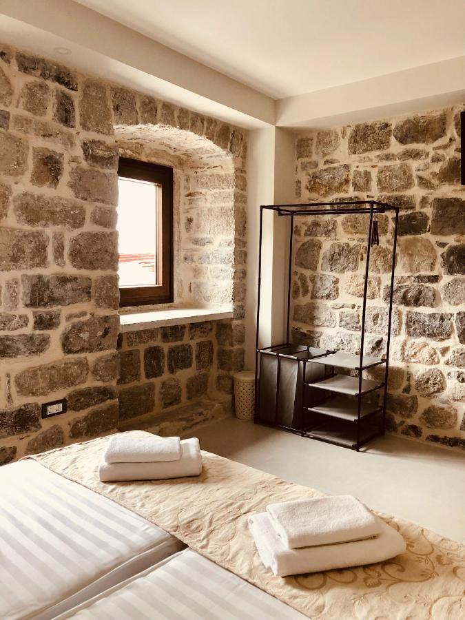 Guesthouse Giraffe Доня Ластва Екстериор снимка
